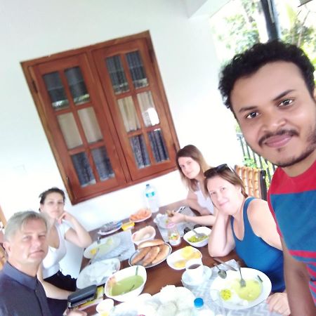 Autumn Home Stay Дамбулла Экстерьер фото